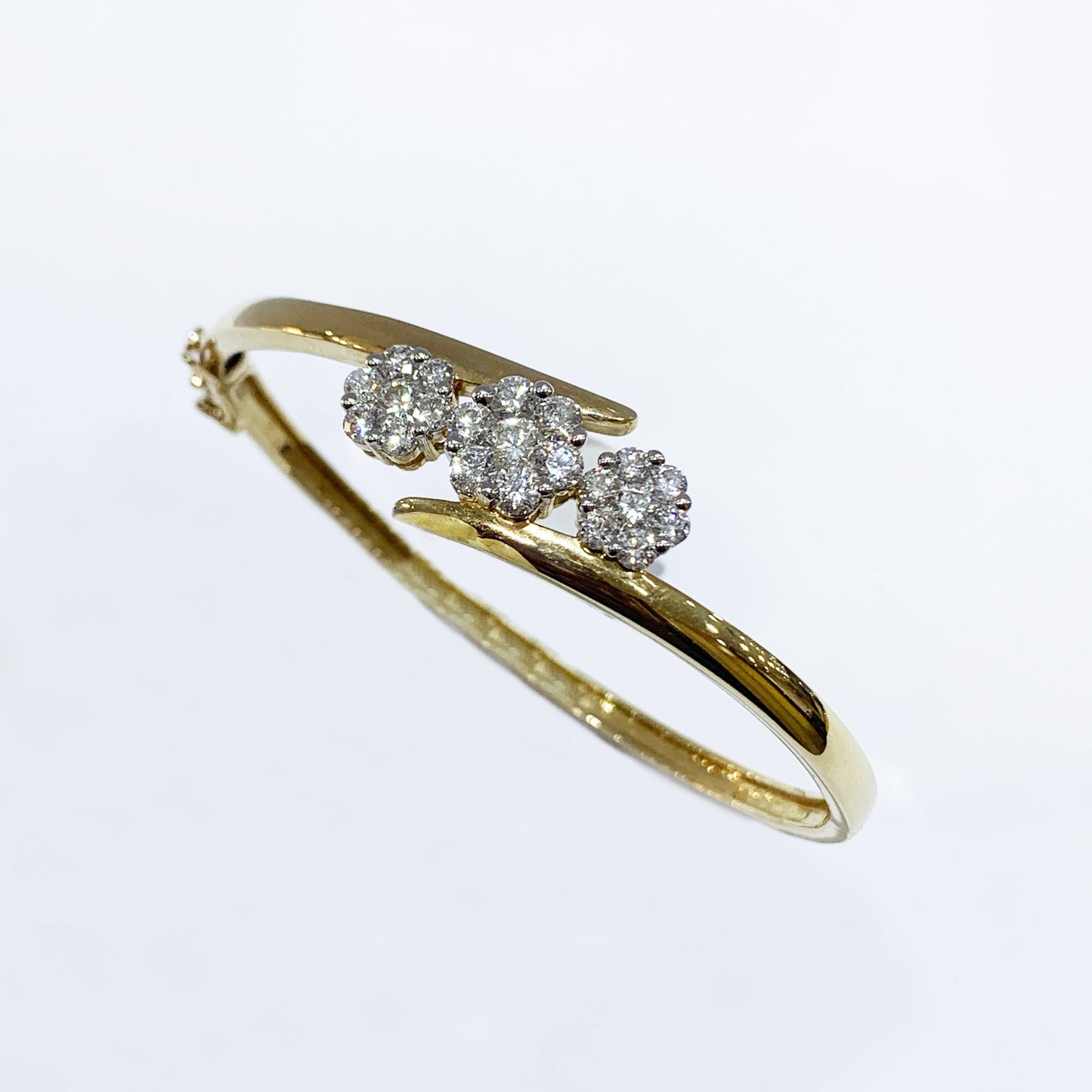 14k Yellow Gold White Diamond Bangle