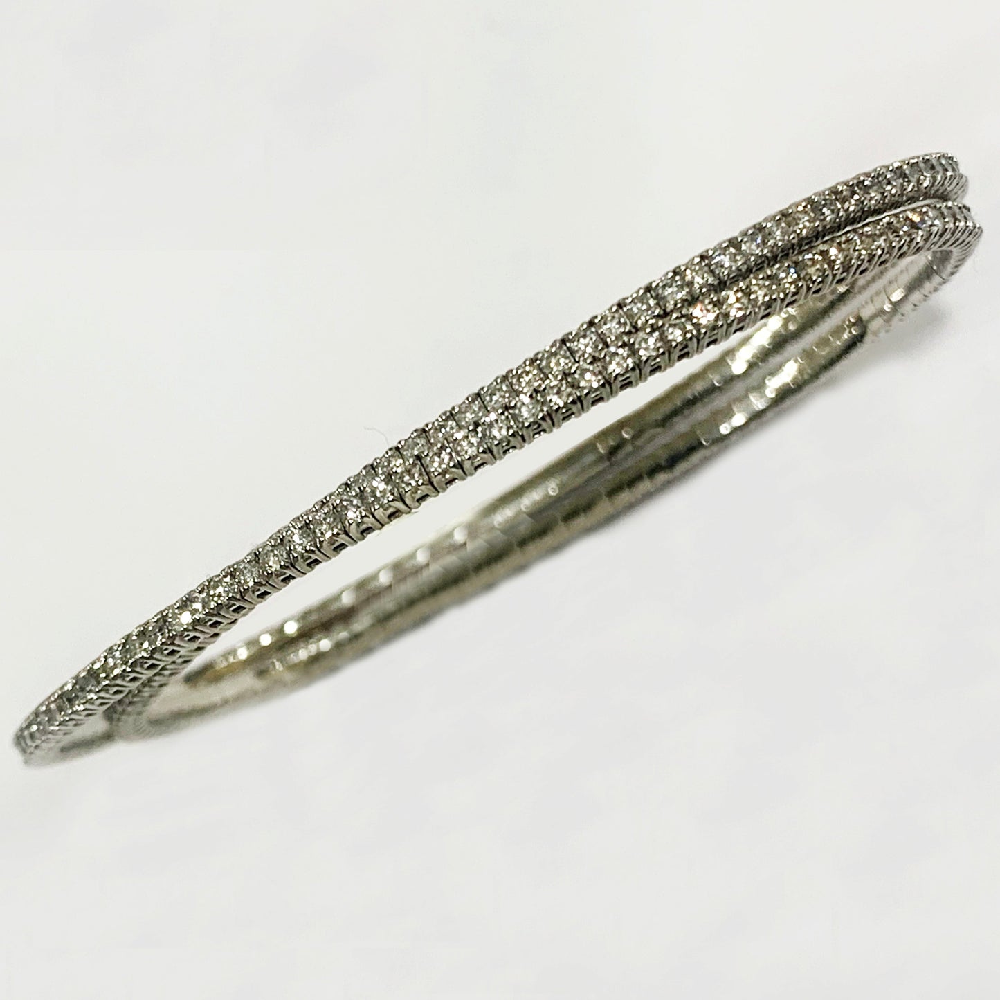14k White Gold White Diamond Bangle