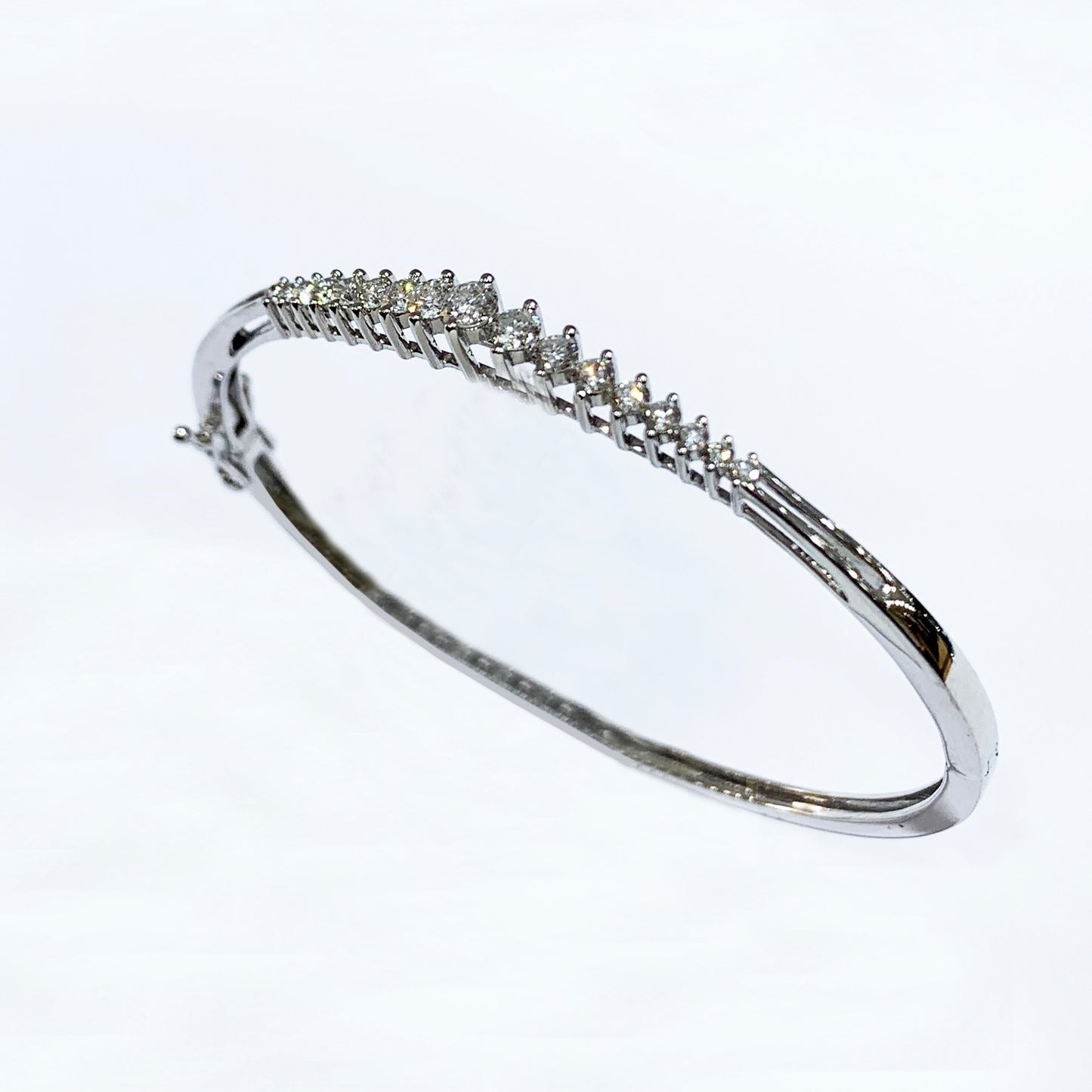 14k White Gold White Diamond Bangle