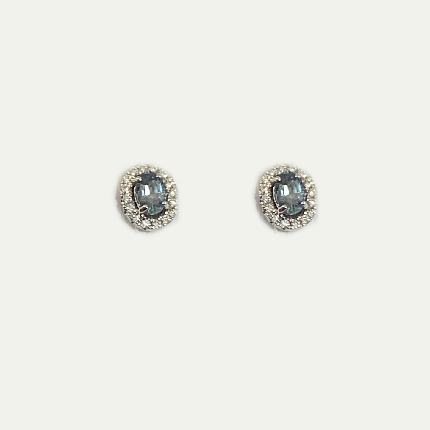 18K White Gold Alexandrite Earrings