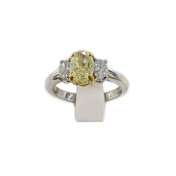 18k White Gold Yellow Diamond Ring