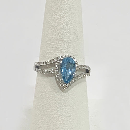14K White Gold Aquamarine Ring