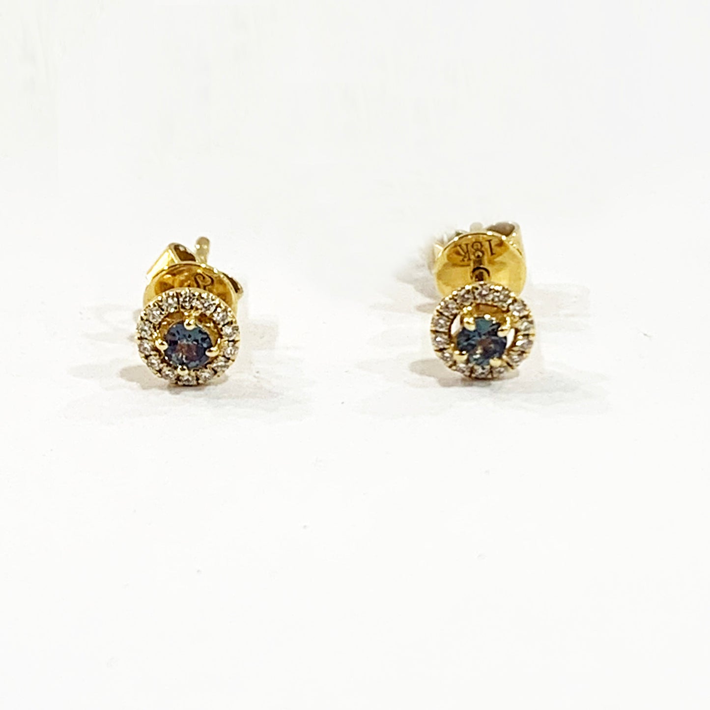 18k Yellow Gold Alexandrite Earrings