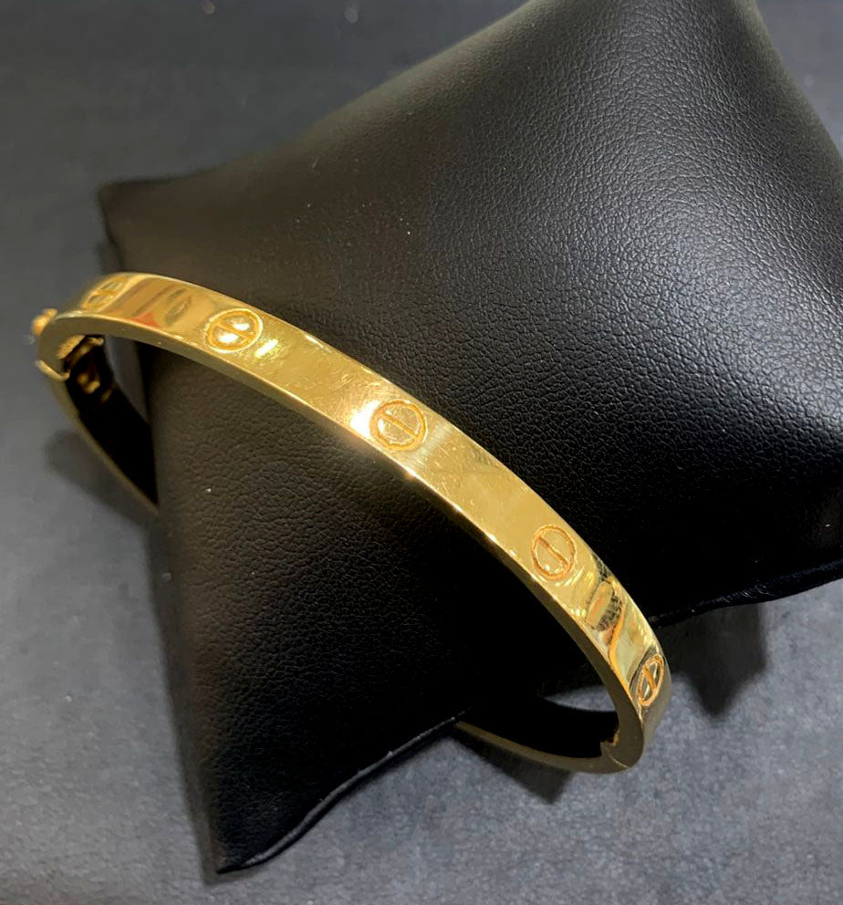 14k SOLID GOLD BANGLE