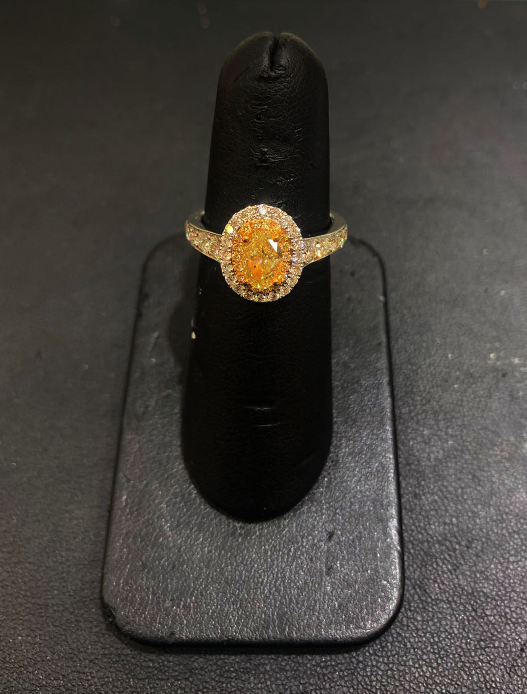 18k White Gold Yellow Diamond Ring