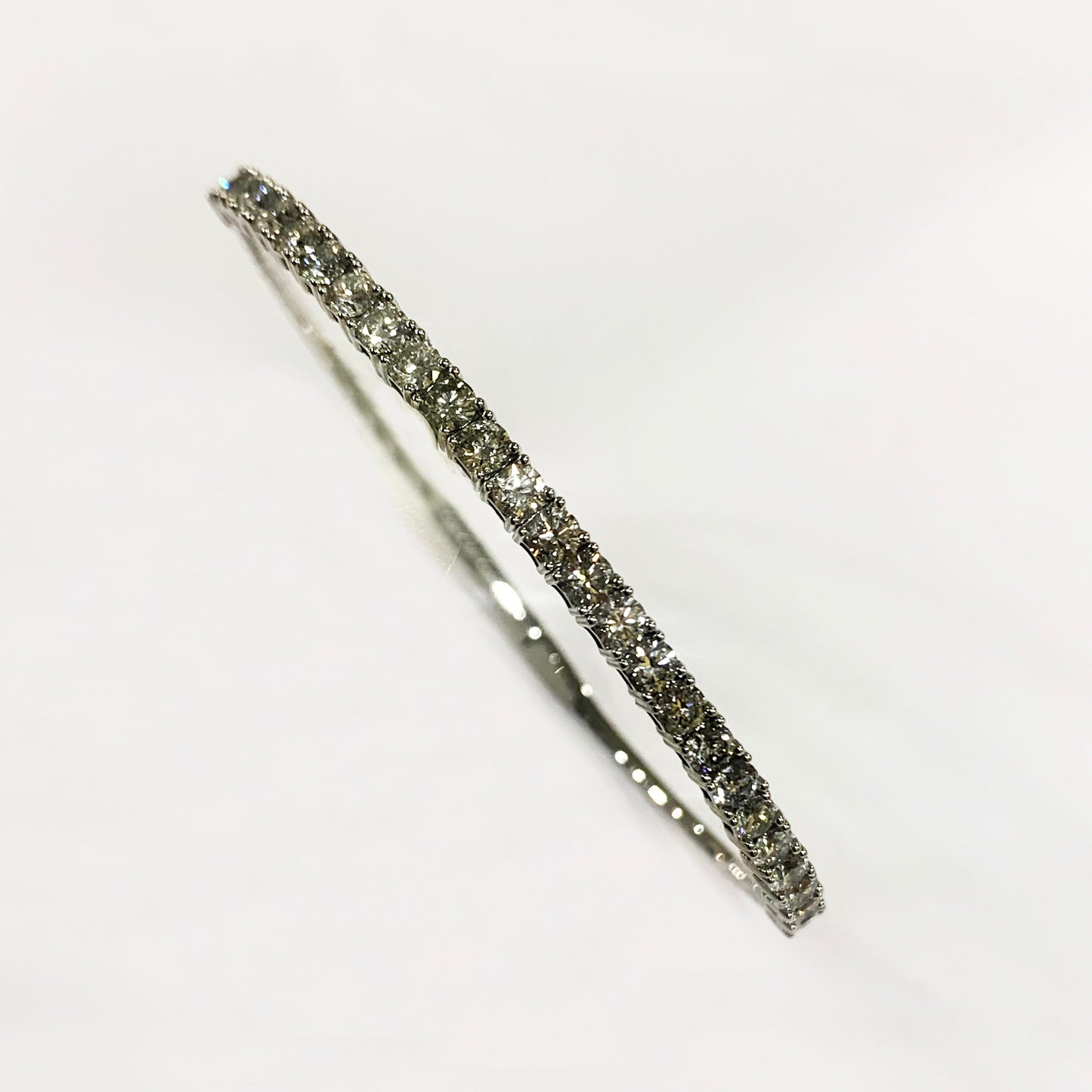14k White Gold Diamond Flex Bangle