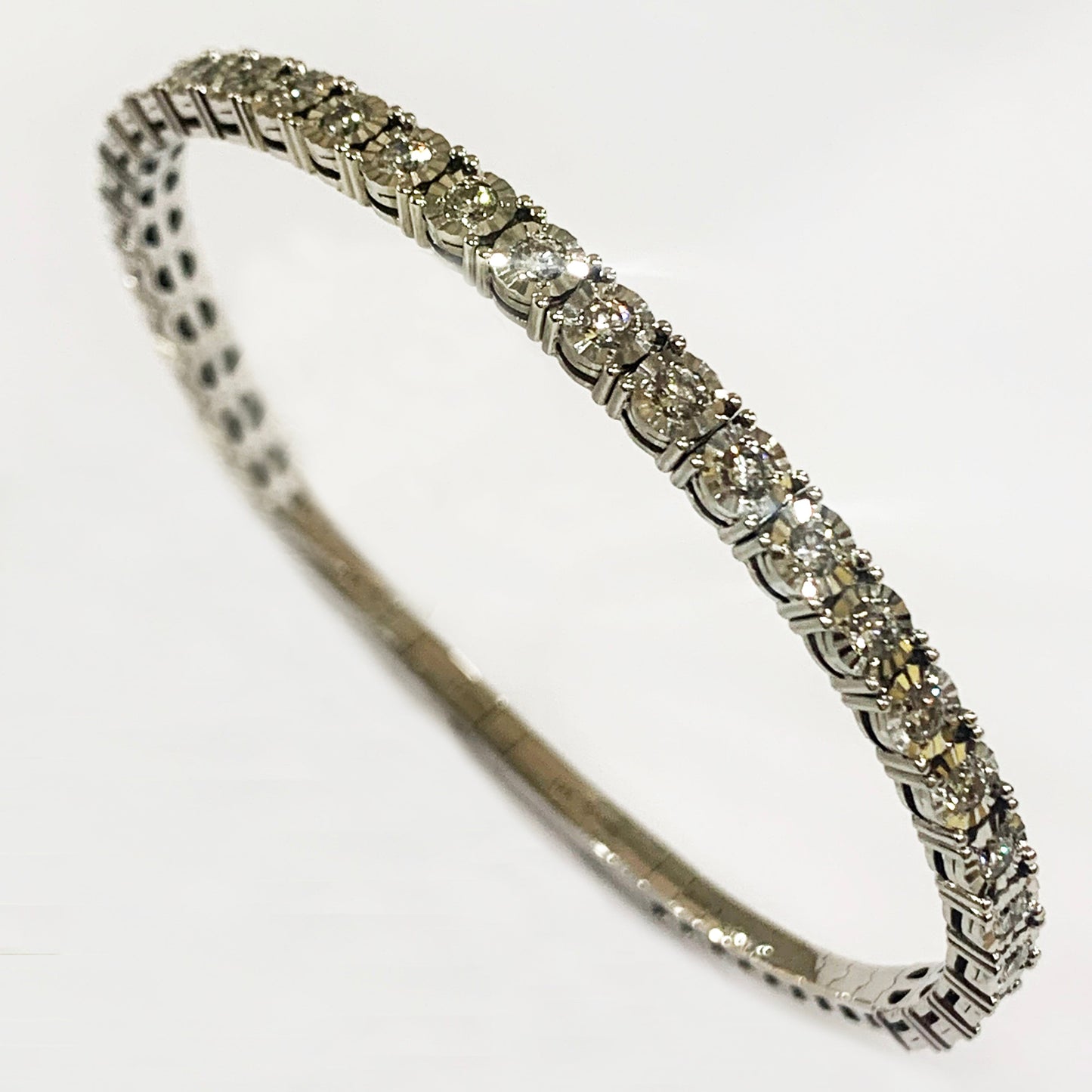 14k White Gold Diamond Flex Bangle