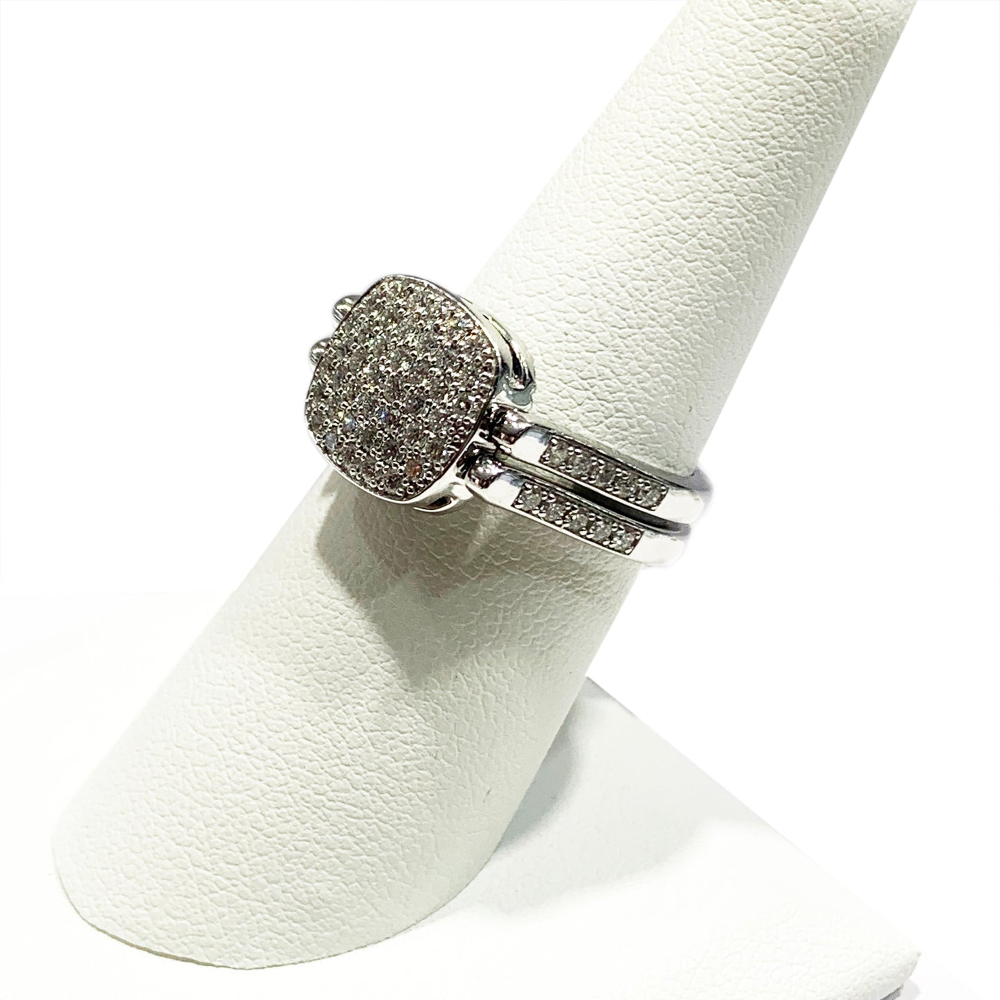 14k White Gold Blue/White Diamond Flip Ring